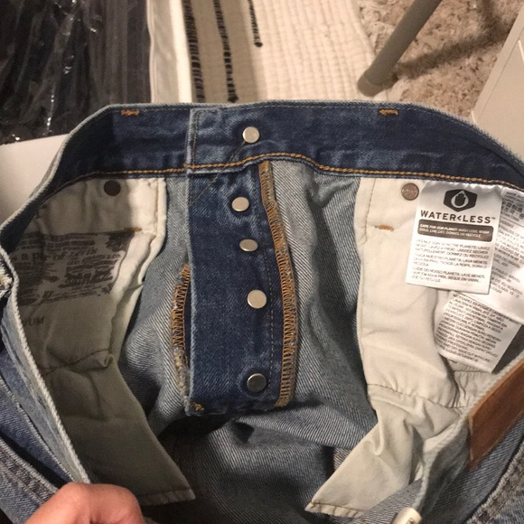 LAST ONE - [Levi’s] 501 Cropped Premium Jeans - Picture 8 of 8